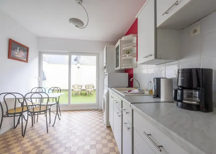 דירה Bassin Avec Patio