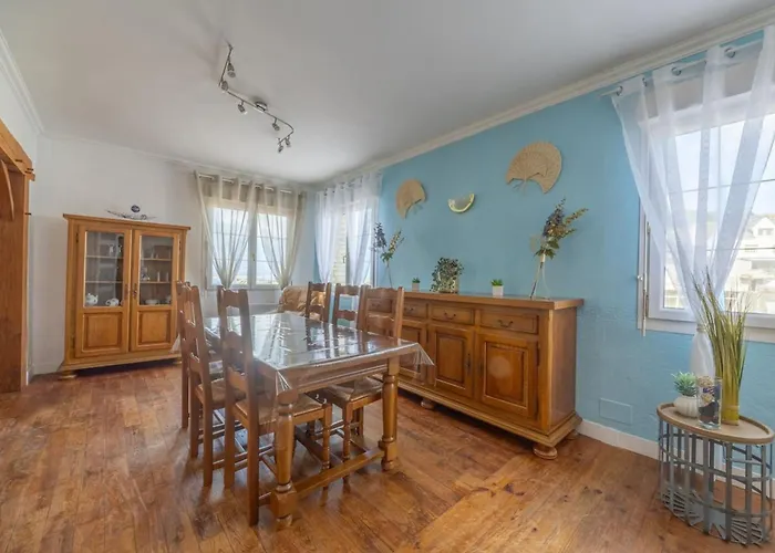 דירה Bassin Avec Patio