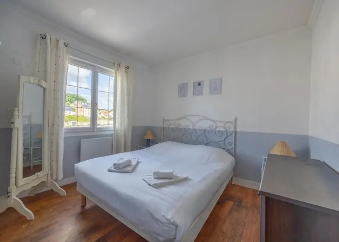 דירה Bassin Avec Patio